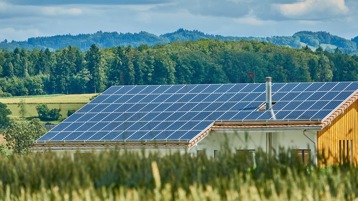 L’utilisation des panneaux solaires pour alimenter votre pompe a chaleur